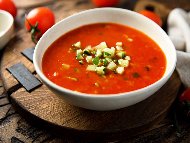 Рецепта Студена супа Гаспачо от печени зеленчуци - чушки, домати, лук, тиквичка